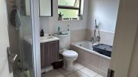 Bathroom 1 - 7 square meters of property in Bryanston