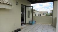 Balcony - 33 square meters of property in Bryanston