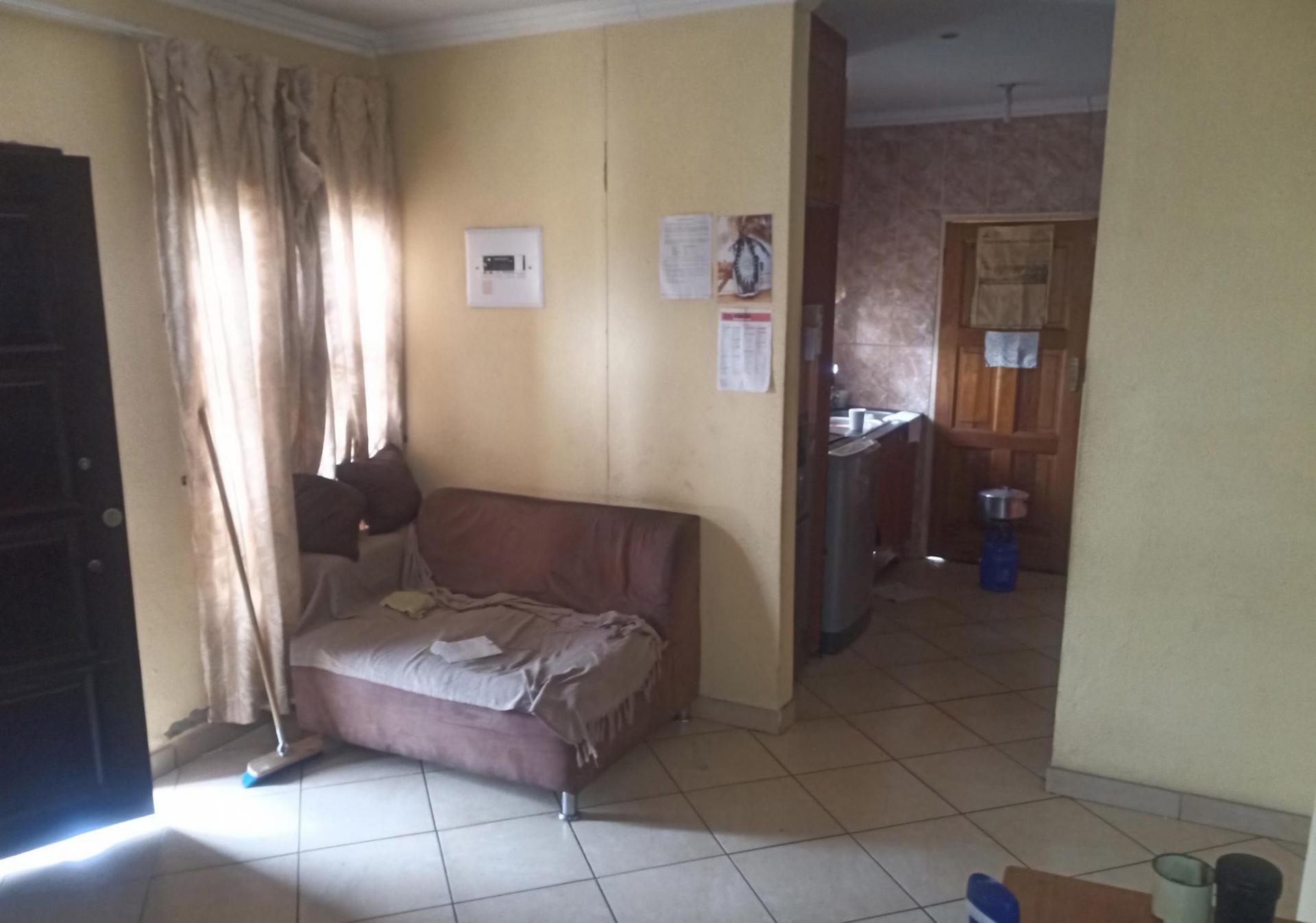 Lounges of property in Roodekop