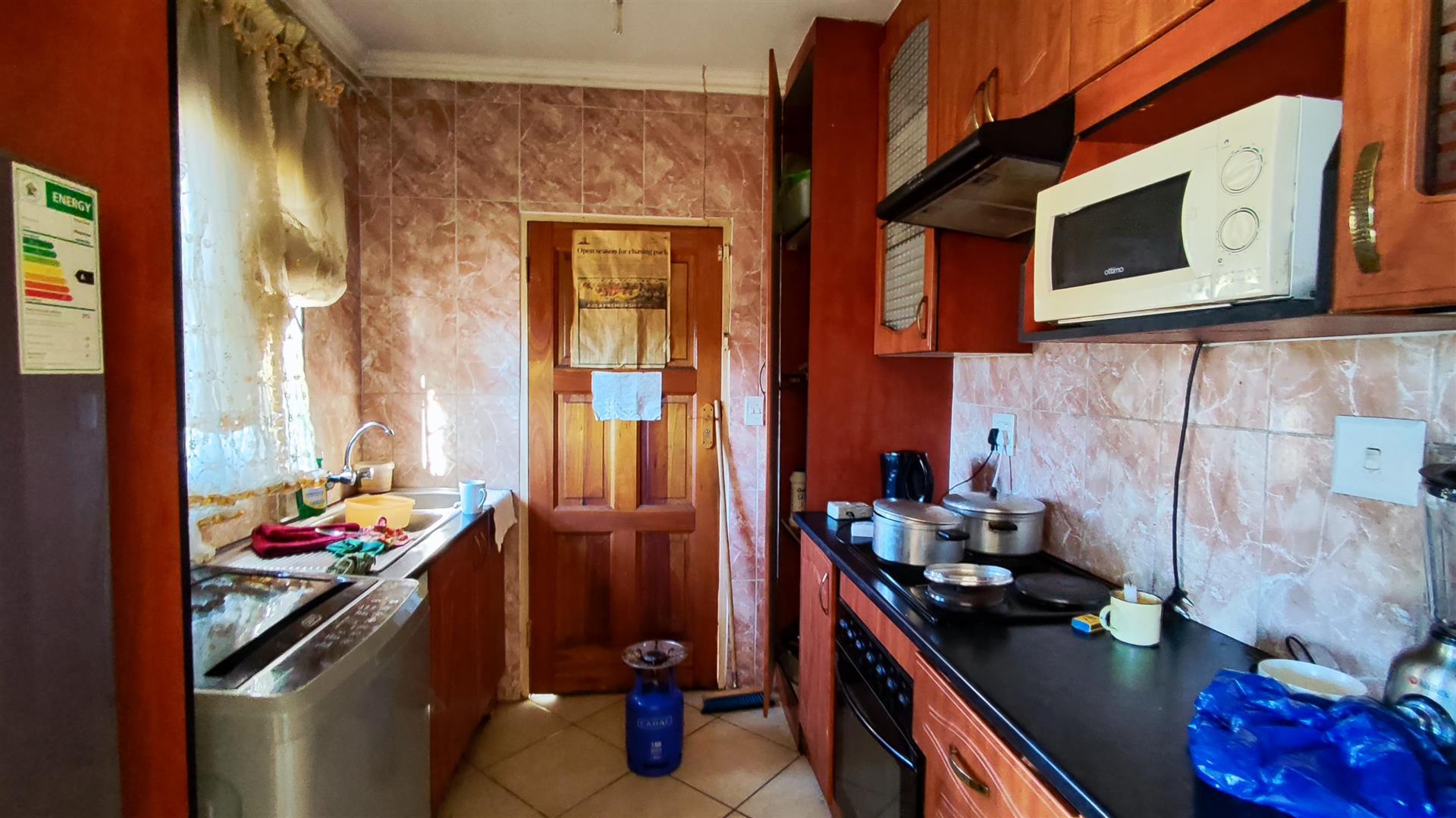Kitchen - 6 square meters of property in Roodekop