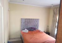 Bed Room 1 of property in Roodekop