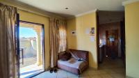 Lounges - 14 square meters of property in Roodekop