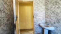 Bathroom 1 - 4 square meters of property in Roodekop