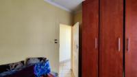 Bed Room 1 - 8 square meters of property in Roodekop