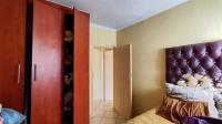 Bed Room 2 - 10 square meters of property in Roodekop