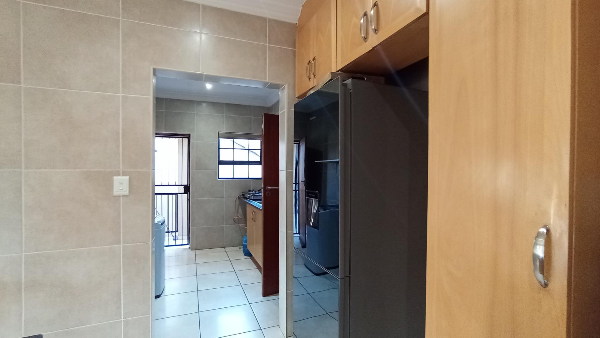 Kitchen - 8 square meters of property in Rua Vista