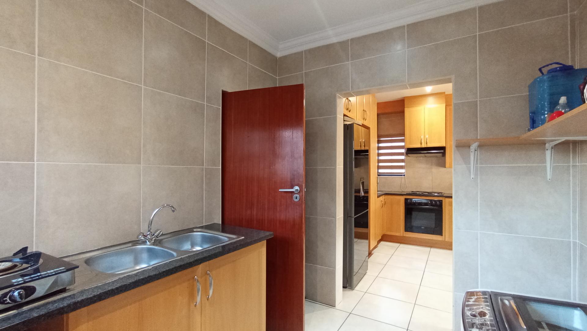 Scullery - 9 square meters of property in Rua Vista