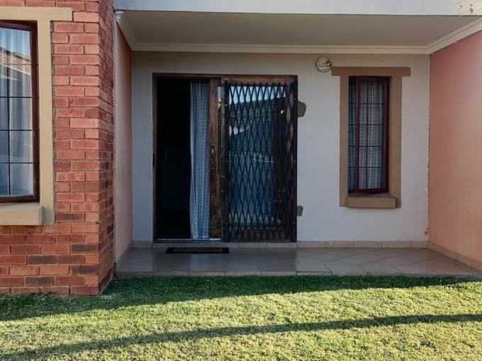 2 Bedroom Apartment for Sale For Sale in Montana Tuine - MR631930