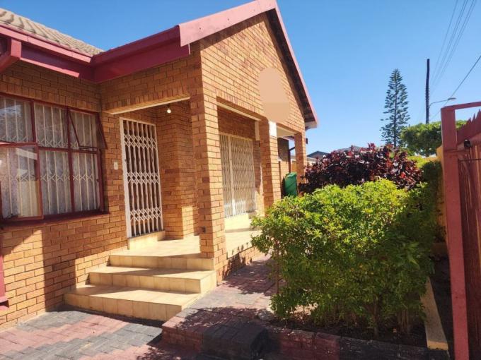 3 Bedroom House for Sale For Sale in Seshego-B - MR632057
