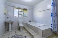 Main Bathroom of property in Duncanville