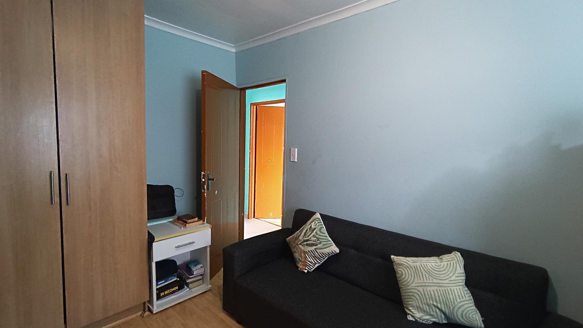 Bed Room 2 - 13 square meters of property in Parklands