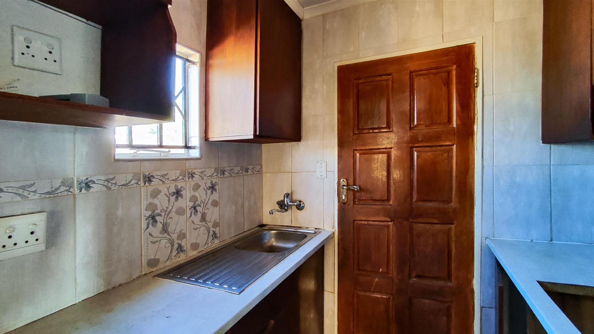 Kitchen - 5 square meters of property in Walkerville