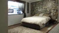 Bed Room 1 - 10 square meters of property in Halfway Gardens