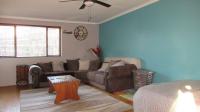 Main Bedroom - 17 square meters of property in Halfway Gardens