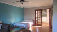 Main Bedroom - 17 square meters of property in Halfway Gardens