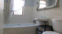 Bathroom 2 of property in Halfway Gardens