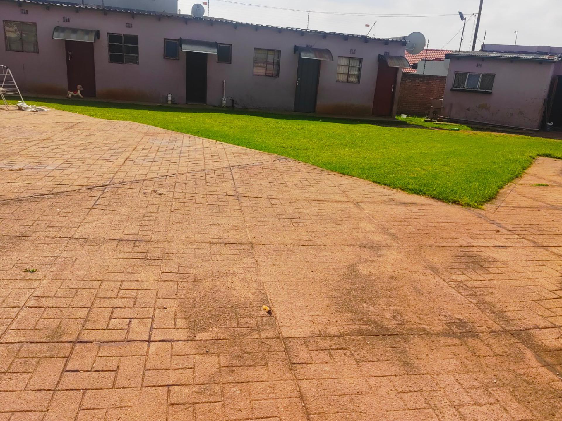 8 Bedroom House for Sale For Sale in Germiston MR632317