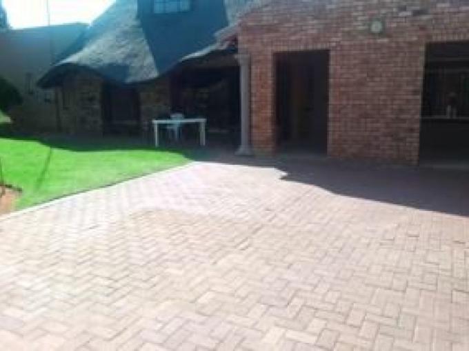 4 Bedroom House for Sale For Sale in Wilkoppies - MR632359