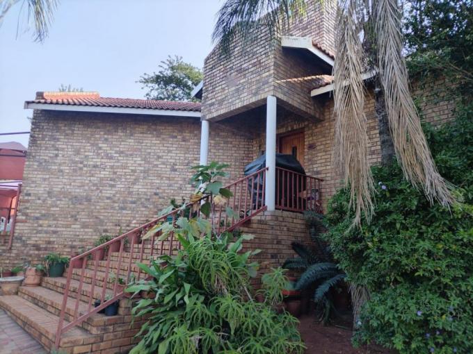 3 Bedroom House for Sale For Sale in Safarituine - MR632401