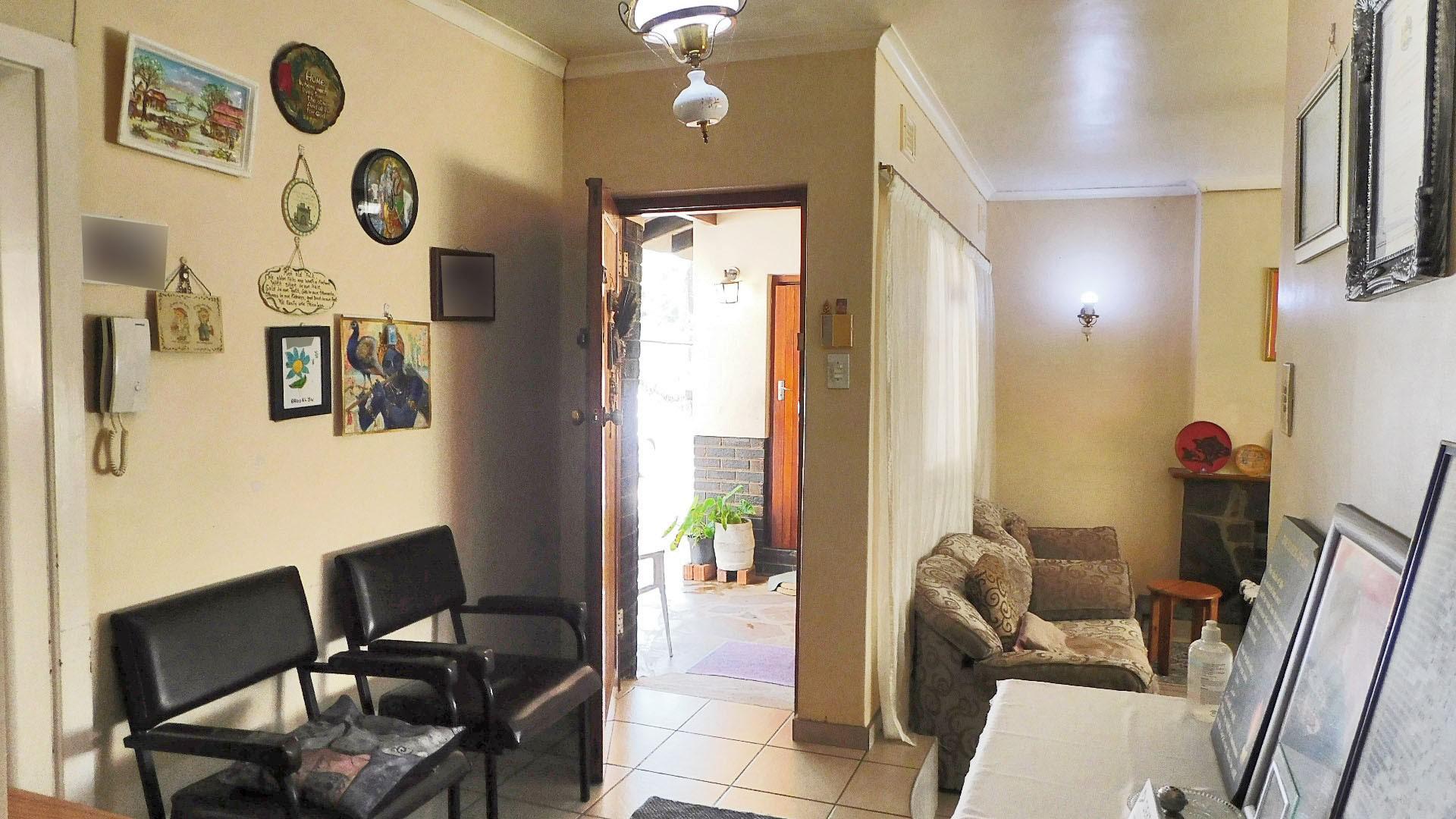 Rooms - 10 square meters of property in Dawncrest