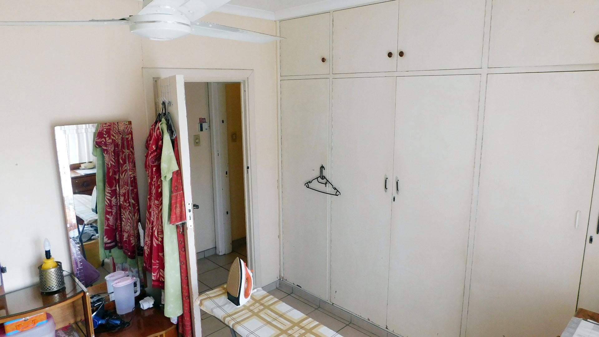 Bed Room 3 - 17 square meters of property in Dawncrest