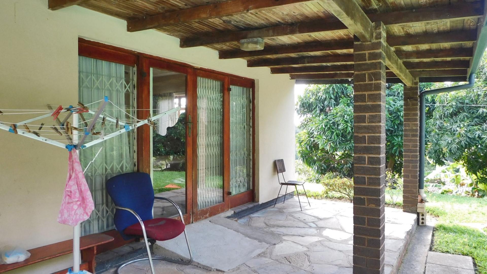 Patio - 46 square meters of property in Dawncrest