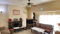 Lounges - 25 square meters of property in Dawncrest