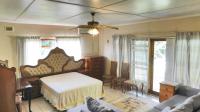 Main Bedroom - 34 square meters of property in Dawncrest