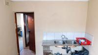 Kitchen - 28 square meters of property in Dawncrest