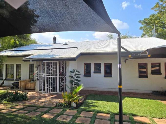 3 Bedroom House for Sale For Sale in Olifants Nek - MR632553
