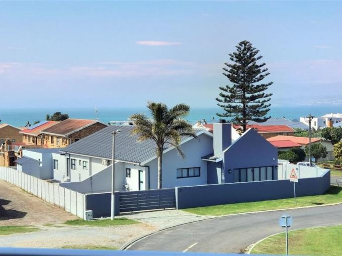 2 Bedroom Apartment for Sale For Sale in Hartenbos - MR632624