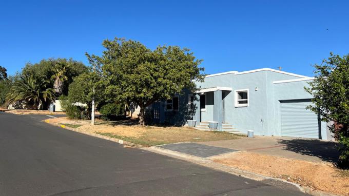 3 Bedroom House for Sale For Sale in Moorreesburg - Home Sell - MR632637