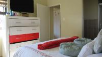 Main Bedroom - 13 square meters of property in Azaadville Gardens