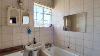 Bathroom 1 - 7 square meters of property in Selection park