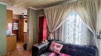 Lounges - 12 square meters of property in Daveyton