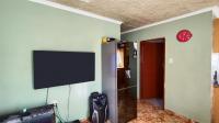 Lounges - 12 square meters of property in Daveyton