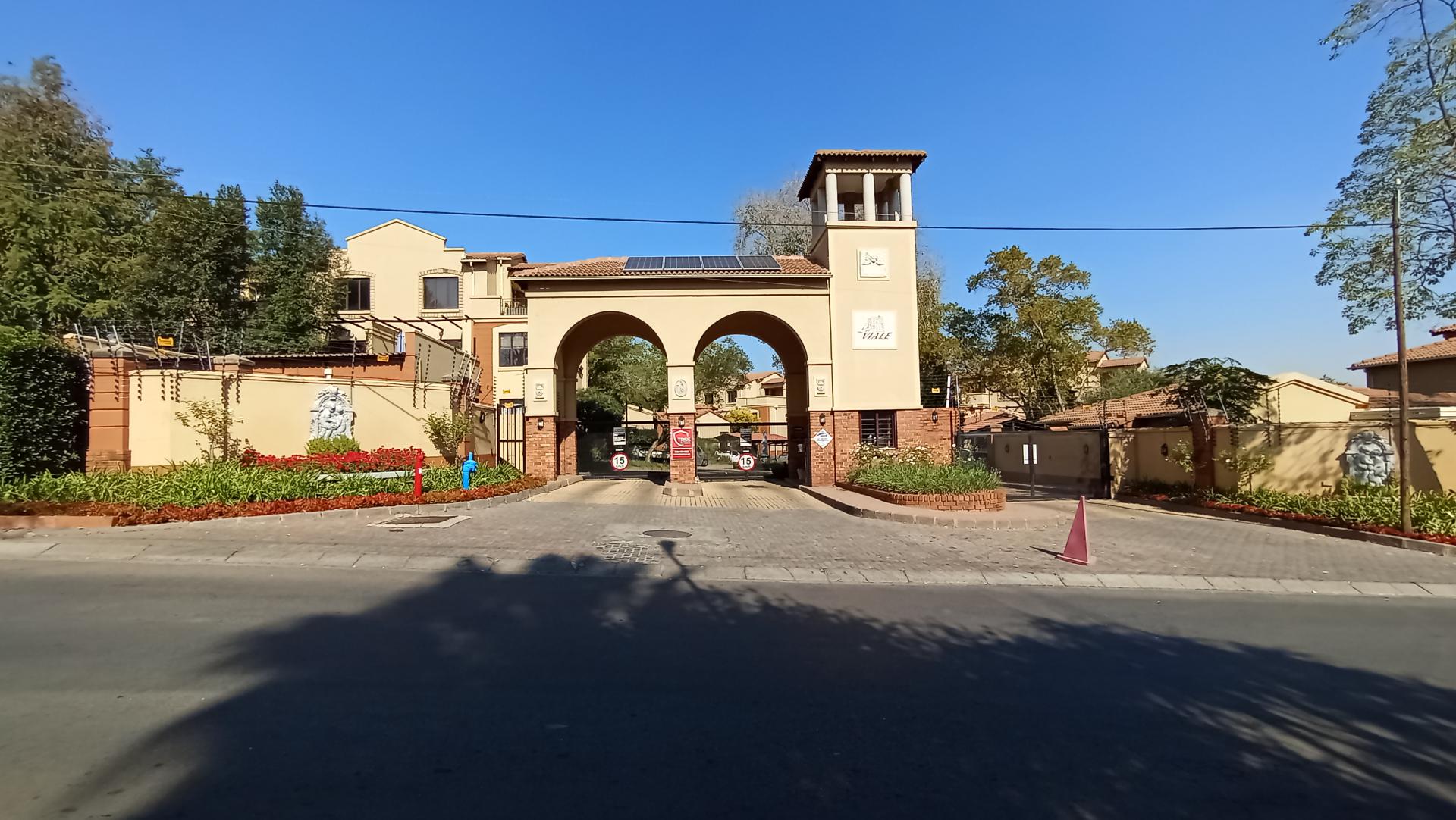 Front View of property in Douglasdale