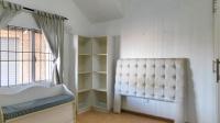 Bed Room 2 - 13 square meters of property in Dawncrest