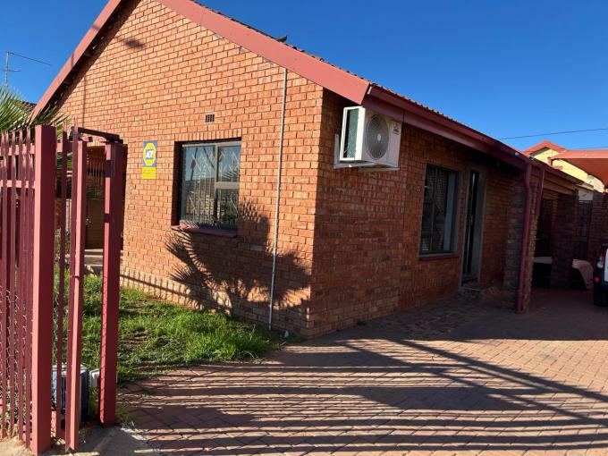 3 Bedroom House for Sale For Sale in Kimberley - MR632917
