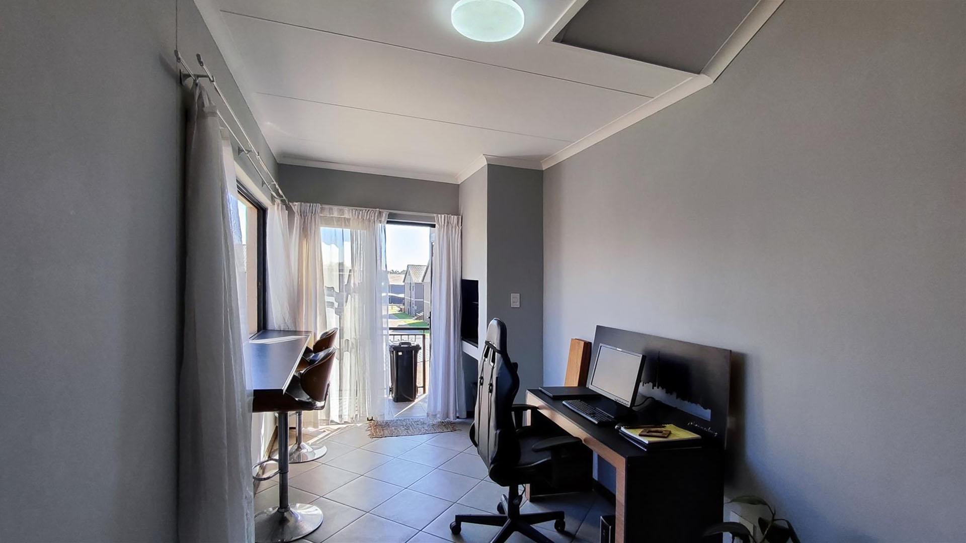 Rooms - 14 square meters of property in Norton's Home Estates