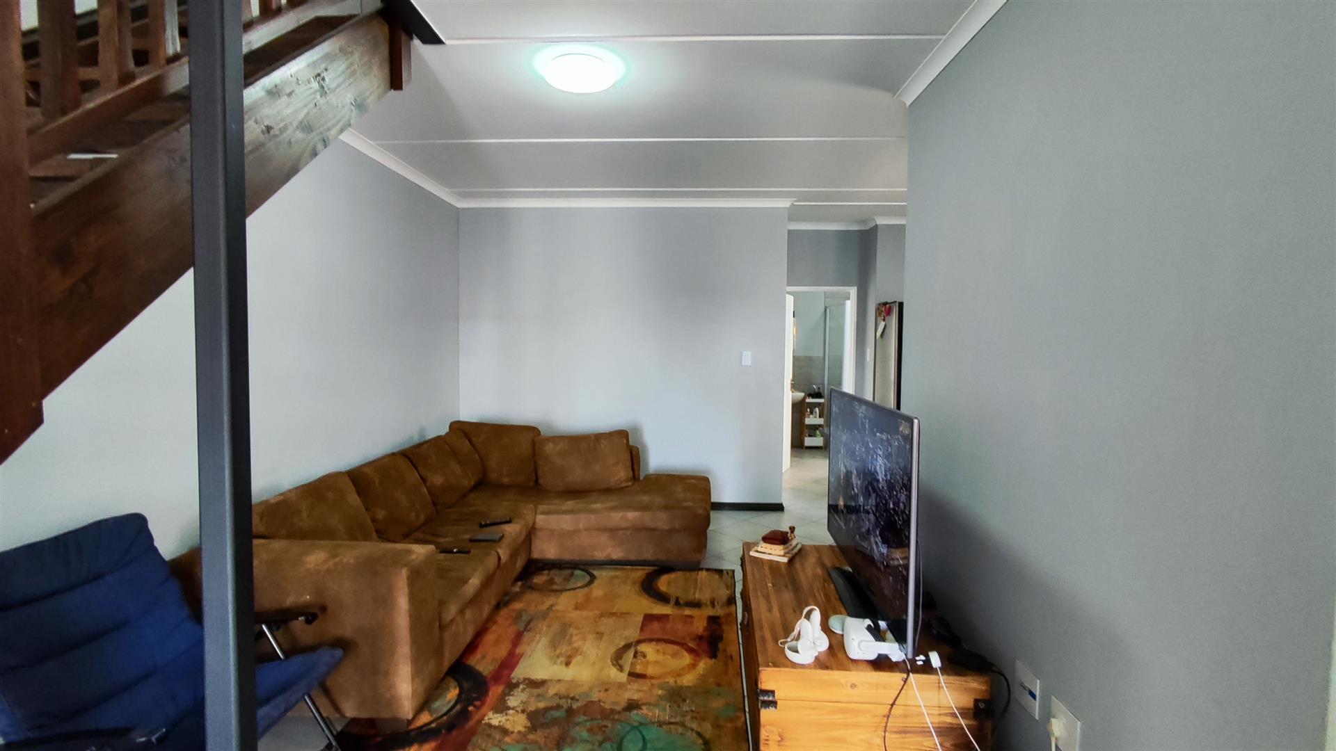 Lounges - 14 square meters of property in Norton's Home Estates