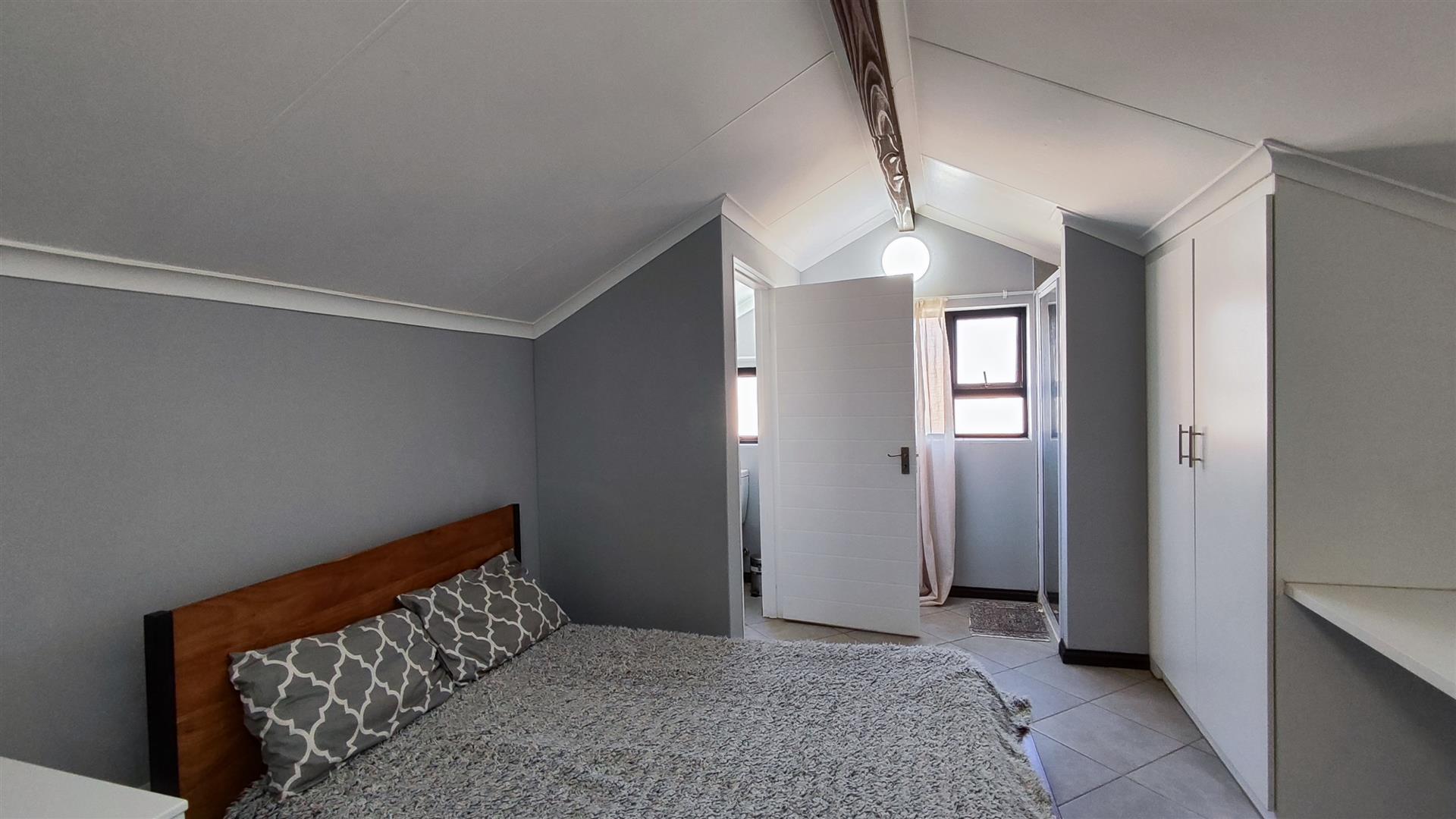 Main Bedroom - 16 square meters of property in Norton's Home Estates