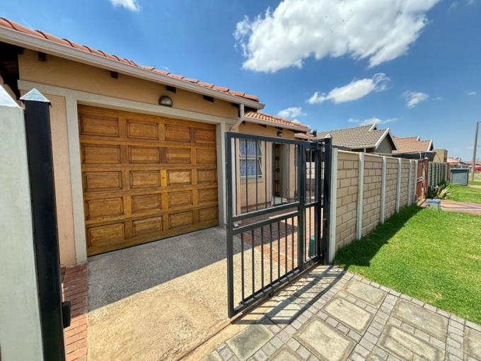 3 Bedroom House for Sale For Sale in Alberton - MR633040