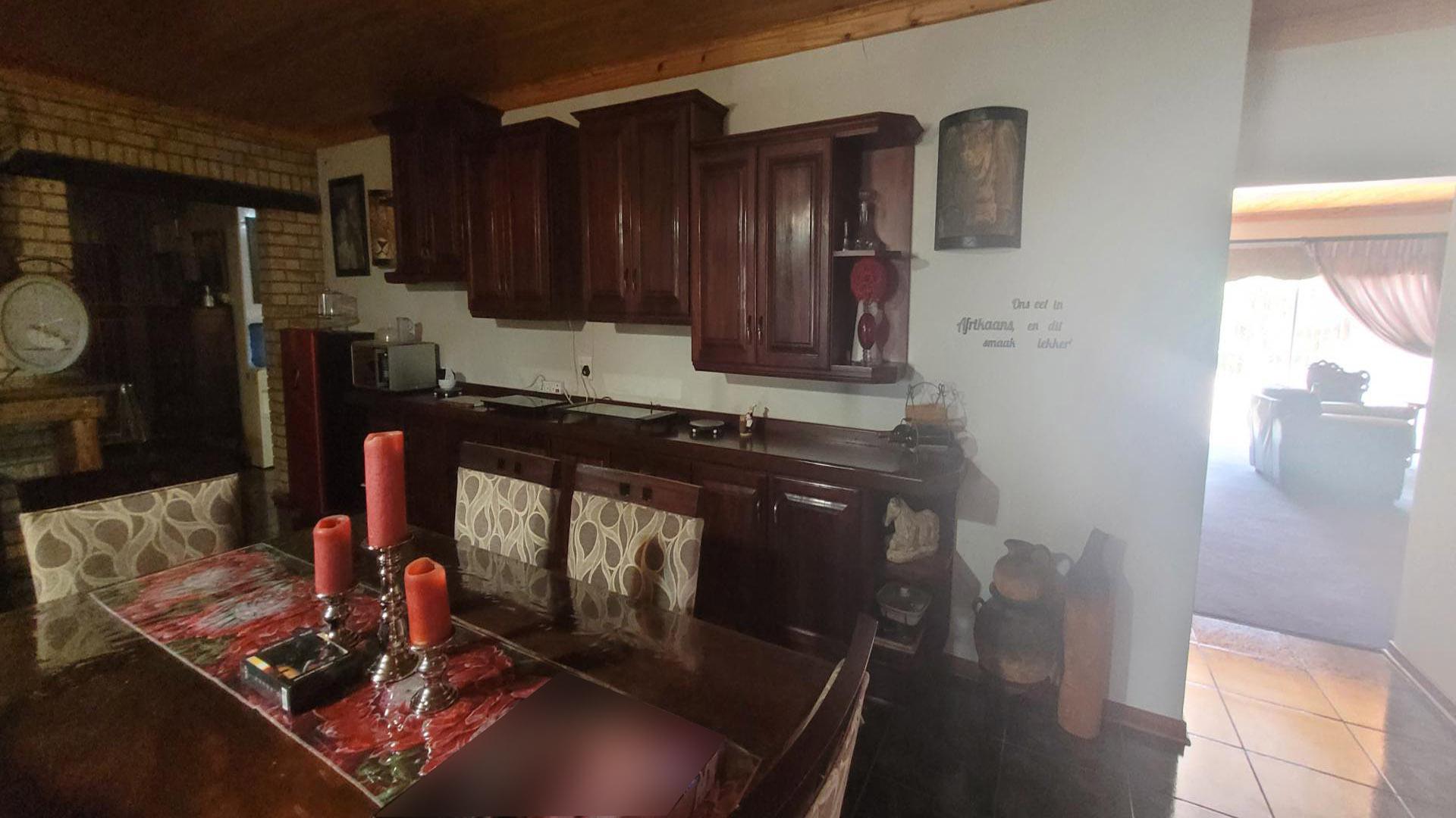 Dining Room of property in Dagbreek