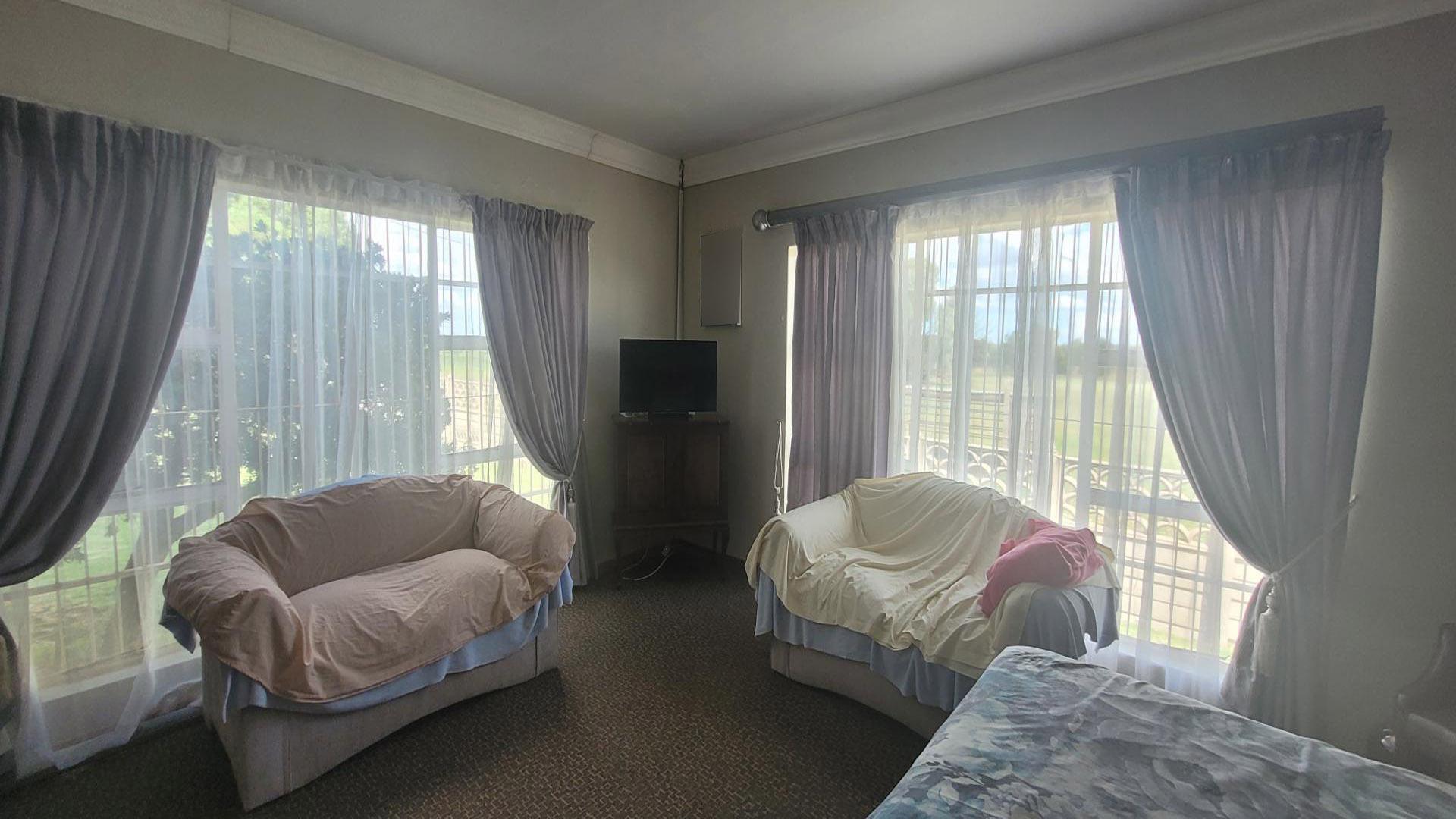 Bed Room 2 of property in Dagbreek