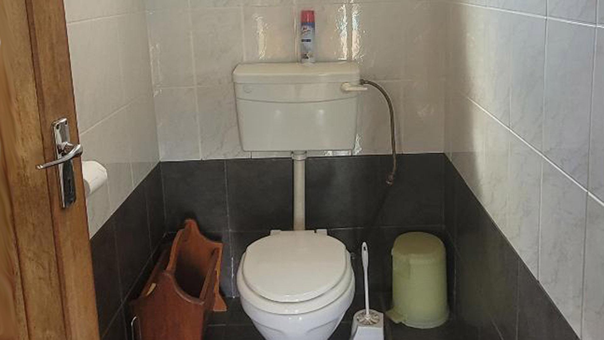 Staff Bathroom of property in Dagbreek