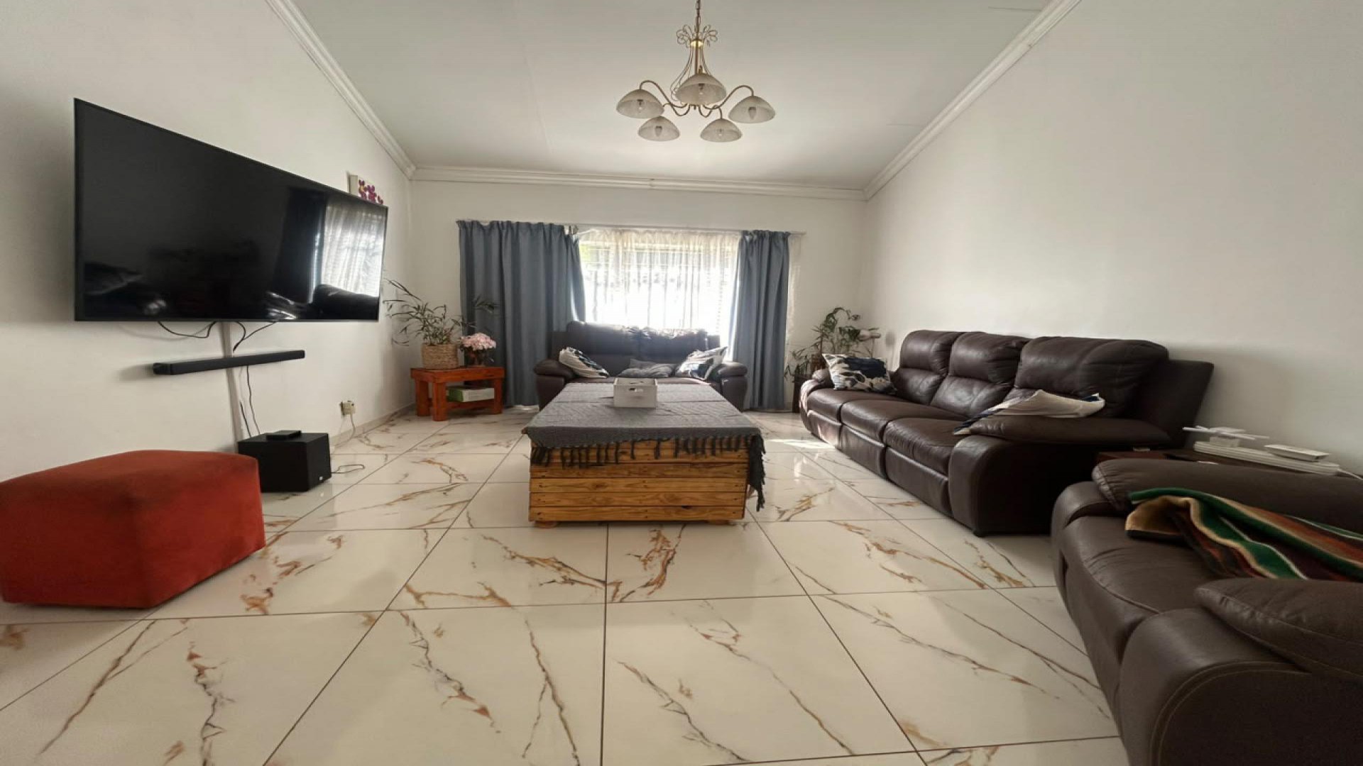 Lounges of property in Faerie Glen