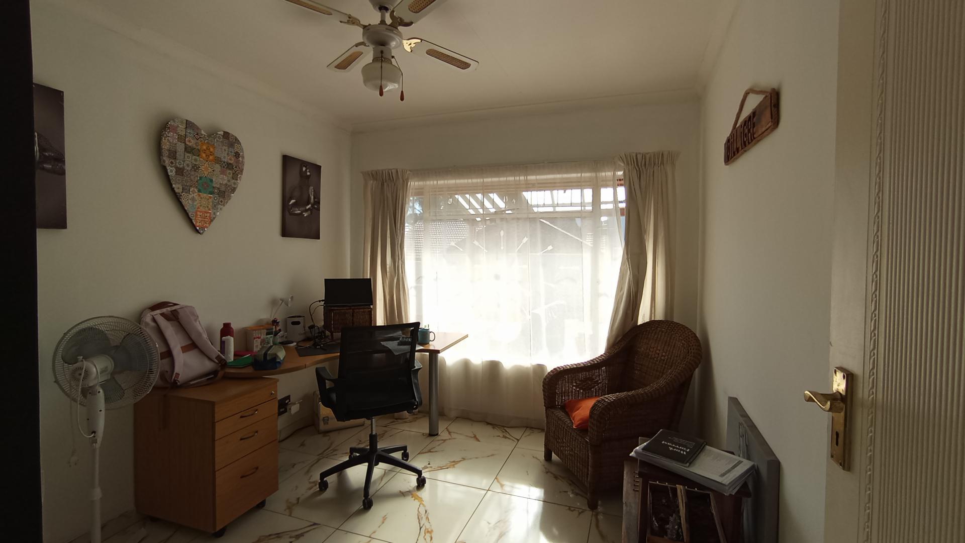 Study - 15 square meters of property in Faerie Glen