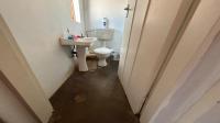 Bathroom 1 of property in Faerie Glen