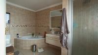 Main Bathroom - 11 square meters of property in Faerie Glen